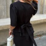 Juodas elegantiškas dviejų dalių kostiumėlis su ilgu sijonu